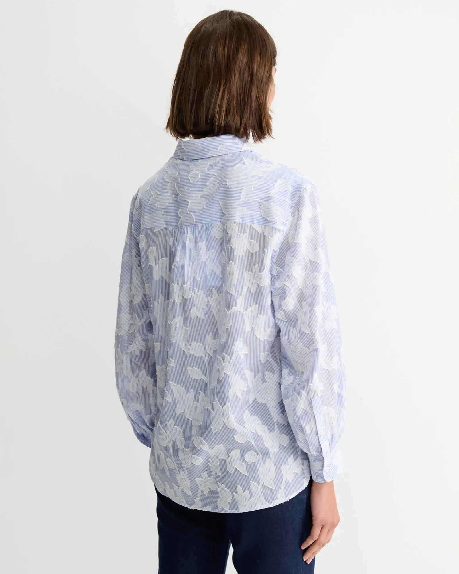 Fashion Sportscraft Sedonia Clip Back Shirt in Whiteblue White/blue